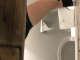 自购几十位学生妹蹲厕背杀