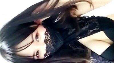 超火辣女主播深夜福利！真空上阵湿身大秀，弹幕刷爆求加钟！