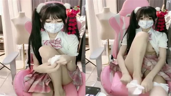 白丝双马尾嫩妹淫叫撩人 道具调教湿透骚穴