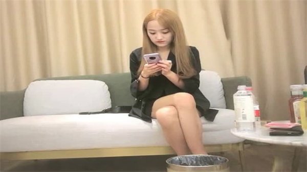 沈先生巨根征服乖巧小美女，酒店开房激情狂操