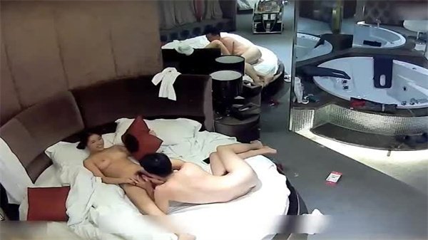 性感人妻诱惑上演激情好戏