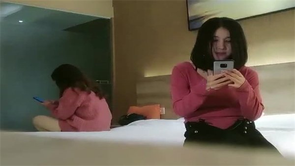 经典探花铁牛双飞姐妹花 两位极品女神沦陷猛男巨根
