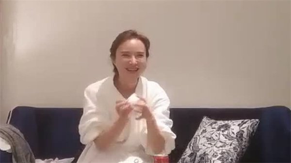 铁牛探花系列三 美女被搭讪后主动献身 内射淫水狂喷