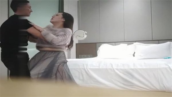[无番号] 极品眼镜人妻被学生哥暴力内射 语文老师扮相却藏不住骚穴饥渴