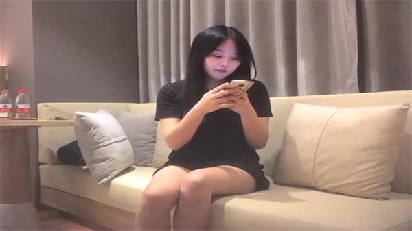 沈先生狂操极品嫩萝莉 内射淫水狂喷