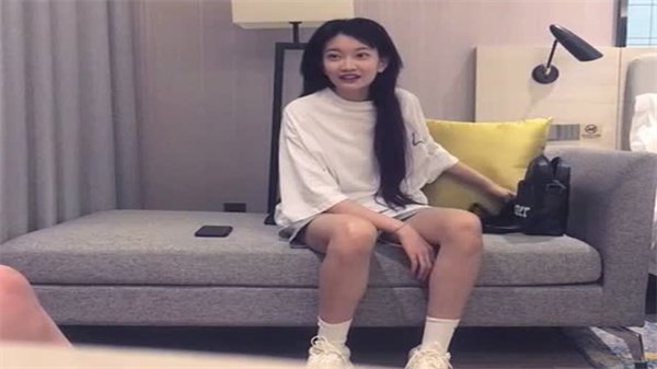 太子探花亲操！极品纹身大美女火辣身材，骚穴被狂插猛干内射喷水！