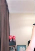 极品美少女椅子上脱衣自慰，巨乳摇晃骚穴饥渴