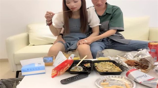 新人良家小姐姐，白皙巨乳嫩穴，爆操内射到哭
