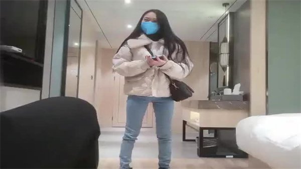 约炮苗条嫩妹，白皙长腿大开狂夹，骚穴被我操到内射喷白浆！