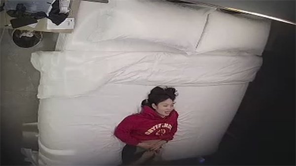 乐橙酒店偷拍情侣野战 巨乳女友被操到失禁